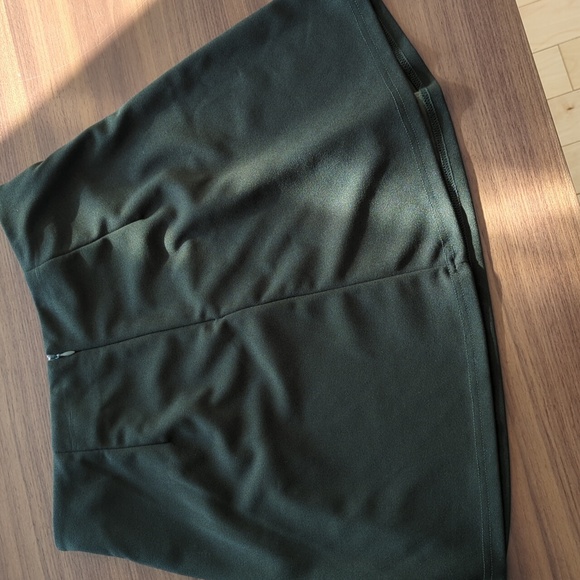 Shein skirt in color army green - L - Picture 2 of 5